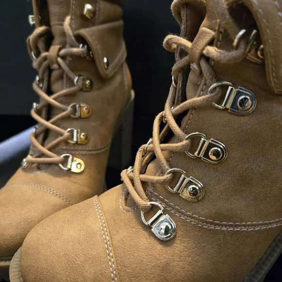 Guess Jollyn Lace-up Boots - Size 7 - Picture 4 of 5